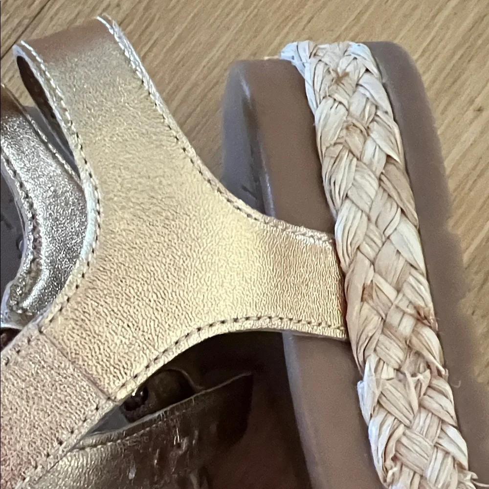 Naturalizer stylish gold